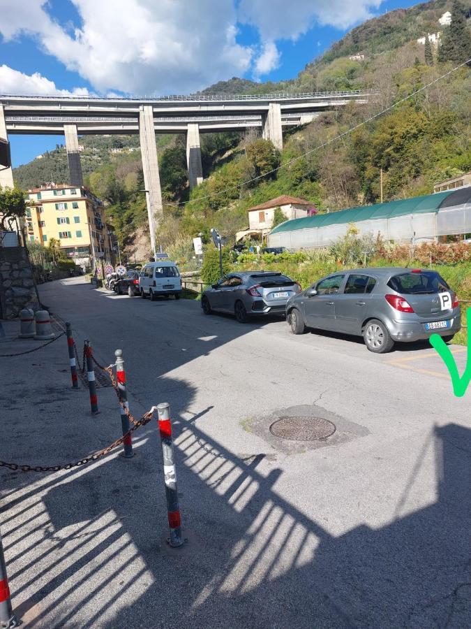 Camera Privata Nell'Appartamento In Zona Residenziale Con 2 Piscine Rapallo Luaran gambar
