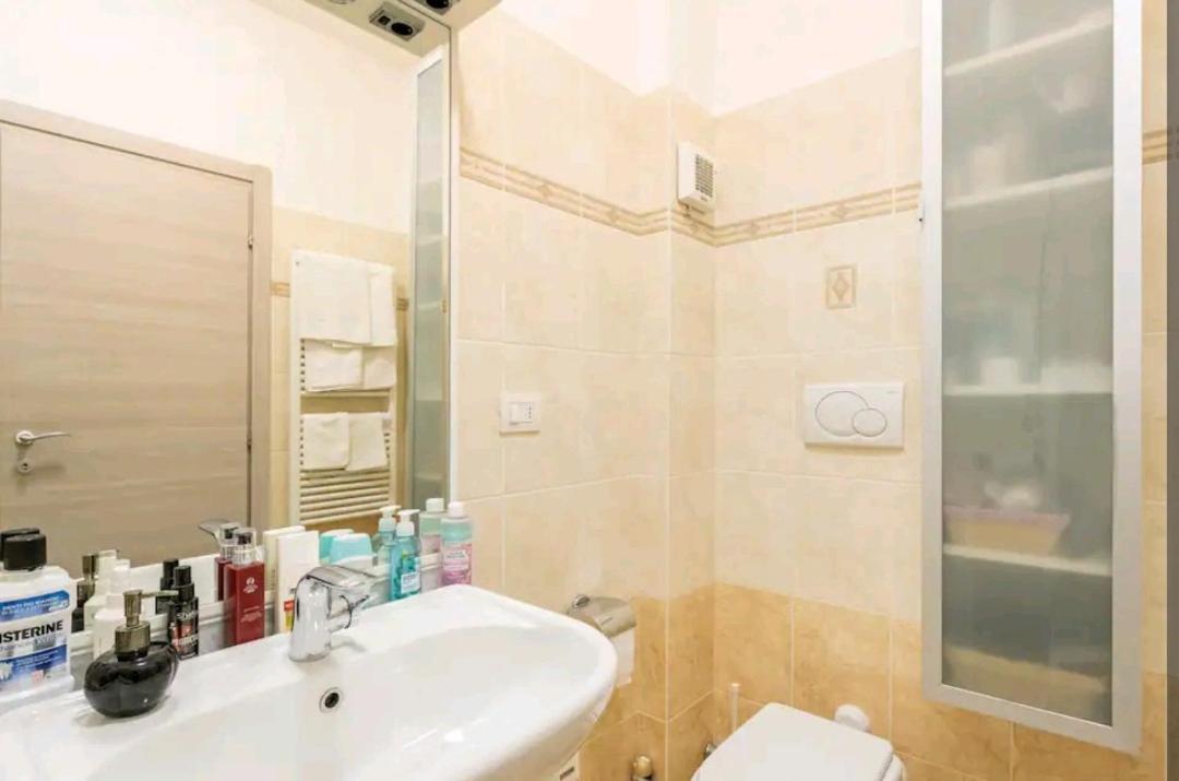 Camera Privata Nell'Appartamento In Zona Residenziale Con 2 Piscine Rapallo Luaran gambar