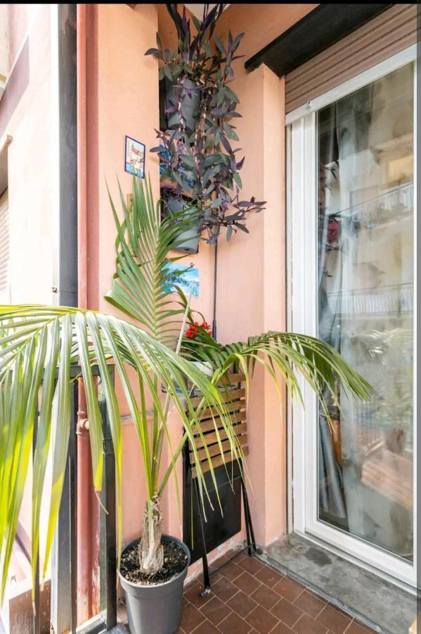 Camera Privata Nell'Appartamento In Zona Residenziale Con 2 Piscine Rapallo Luaran gambar