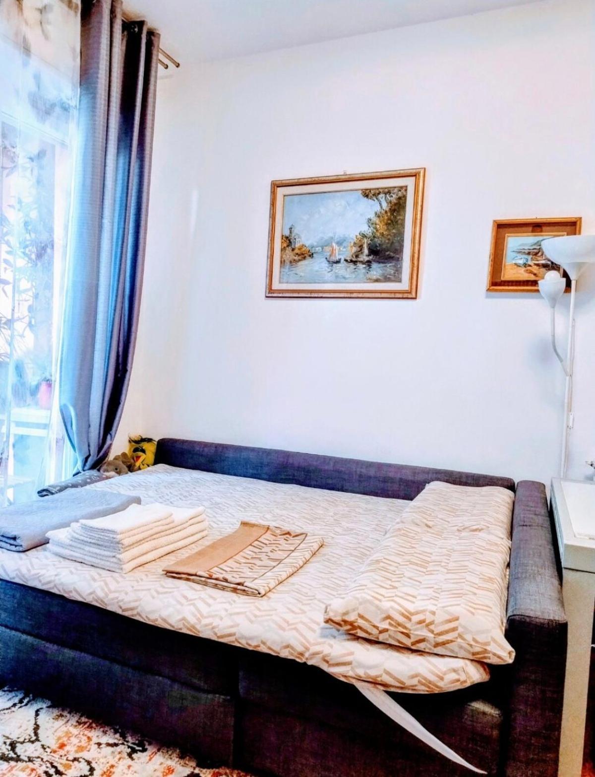 Camera Privata Nell'Appartamento In Zona Residenziale Con 2 Piscine Rapallo Luaran gambar